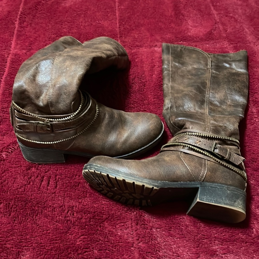 Size 9 women’s boots